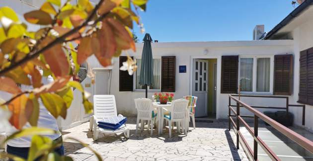 Apartment Devcic – 40 m from Sea