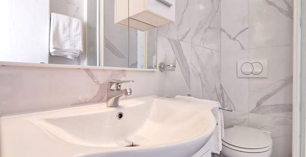 Apartment Devcic – 40 m from Sea