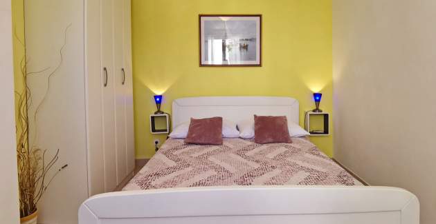 Apartment Devcic – 40 m from Sea