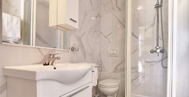 Apartment Devcic – 40 m from Sea