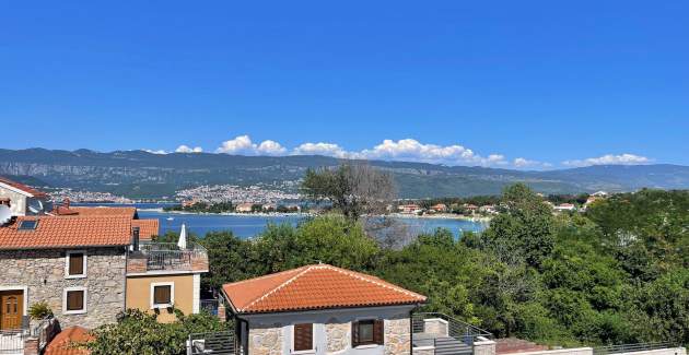 Luxury Apartment Bonum 1 – Sea View & Balcony