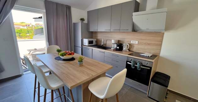 Luxury Apartment Bonum 1 – Sea View & Balcony