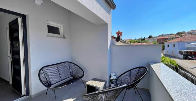 Luxury Apartment Bonum 1 – Sea View & Balcony