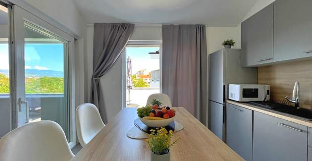 Luxury Apartment Bonum 1 – Sea View & Balcony