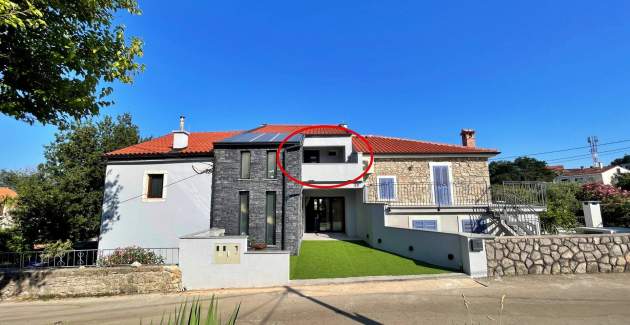 Luxury Apartment Bonum 1 – Sea View & Balcony