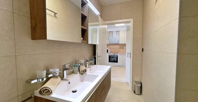 Luxury Apartment Bonum 2 – 130 m from the Sea