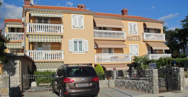 Apartment Tiha Lili 4 – 10 m from Beach, Sea View