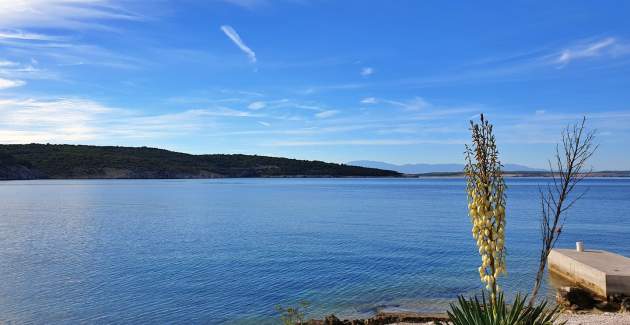 Apartment Tiha Lili 4 – 10 m from Beach, Sea View