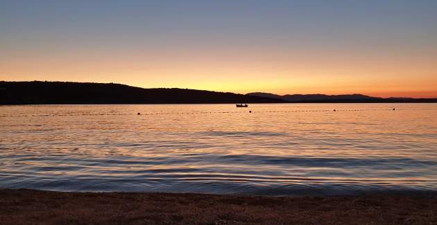 Apartment Tiha Lili 4 – 10 m from Beach, Sea View