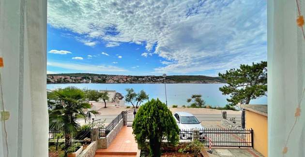 Apartment Tiha Lili 1 – 10 m from Beach, Sea View