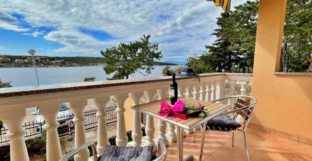Apartment Tiha Lili 1 – 10 m from Beach, Sea View