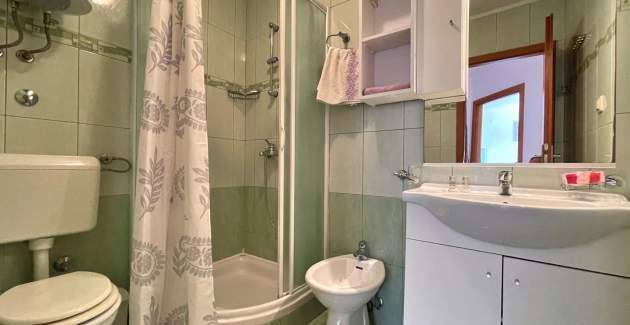 Apartment Tiha Lili 1 – 10 m from Beach, Sea View