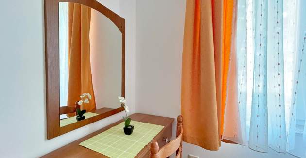 Apartment Tiha Lili 2 – 10 m from the Beach, Sea View