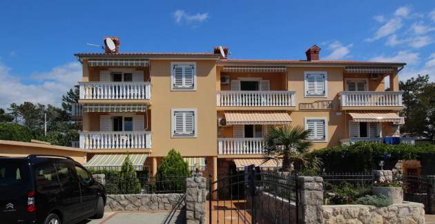 Apartment Tiha Lili 2 – 10 m from the Beach, Sea View