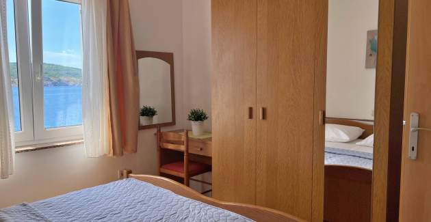 Apartment Tiha Lili 3 – 10 m from the Beach, Sea View