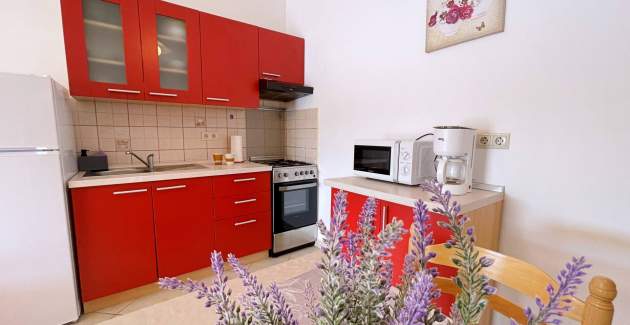 Apartment Tiha Lili 3 – 10 m from the Beach, Sea View