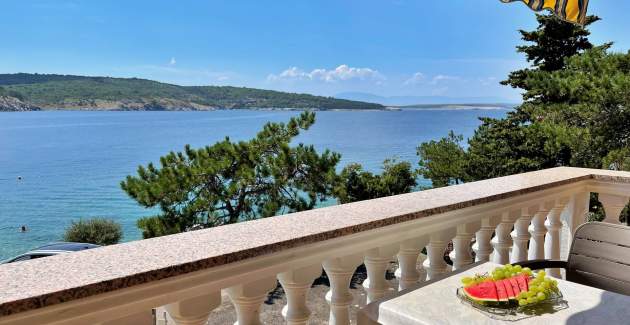 Apartment Tiha Lili 3 – 10 m from the Beach, Sea View