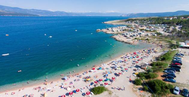 Apartment Bujas – 160 m from Sea and Beach