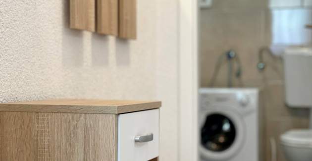 Apartment Butkovic – 20 m from the Sea