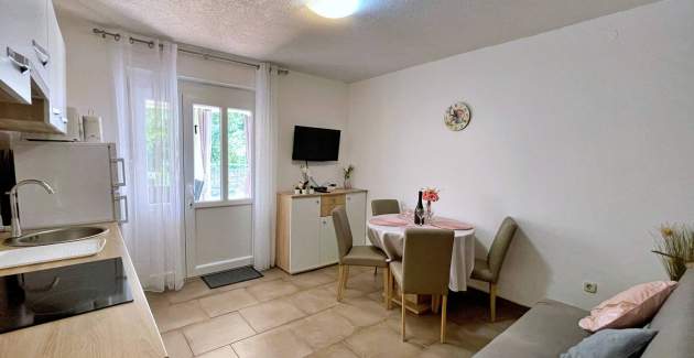 Apartment Butkovic – 20 m from the Sea