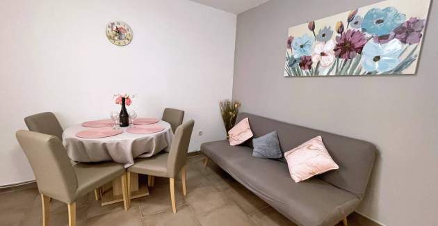 Apartment Butkovic – 20 m from the Sea