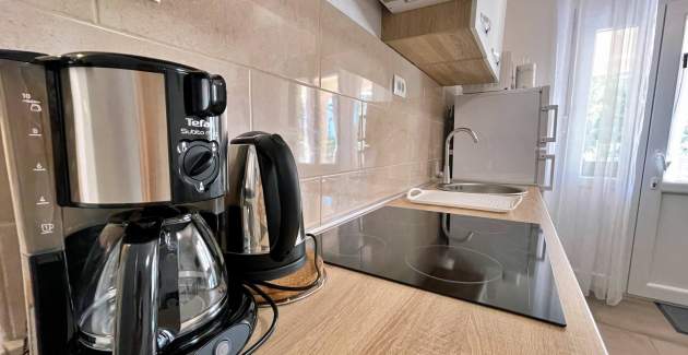 Apartment Butkovic – 20 m from the Sea