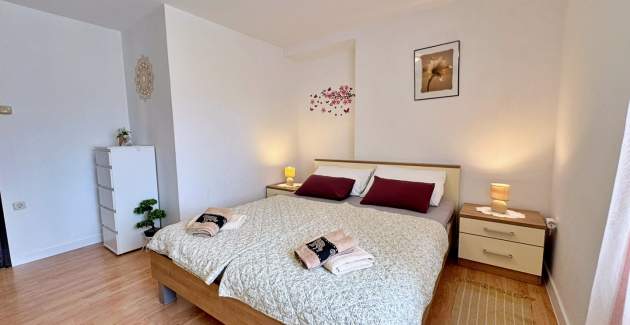 Apartment Car – 90 m from the Sea