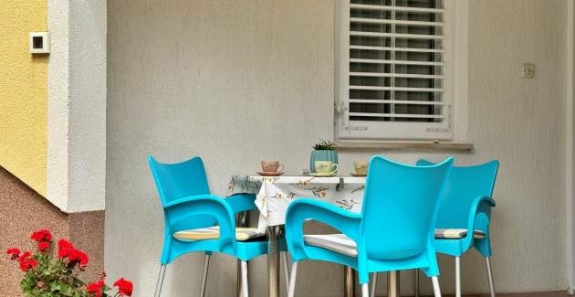 Apartment Car – 90 m from the Sea