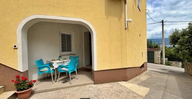 Apartment Car – 90 m from the Sea