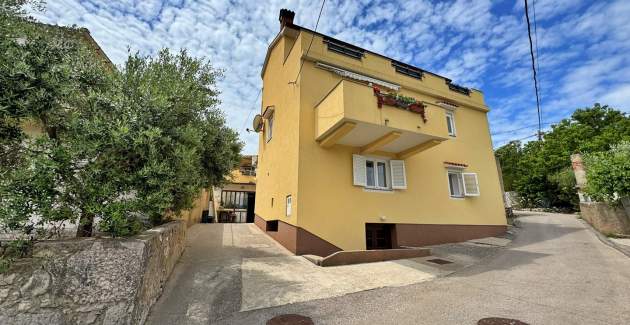 Apartment Car – 90 m from the Sea