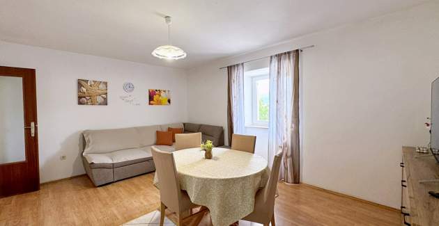 Apartment Car – 90 m from the Sea