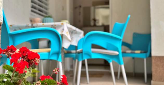 Apartment Car – 90 m from the Sea