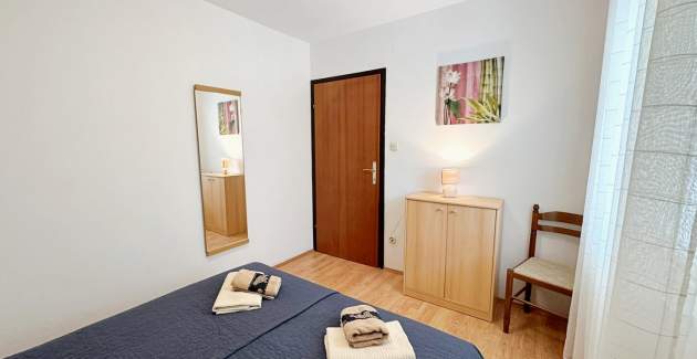 Apartment Car – 90 m from the Sea