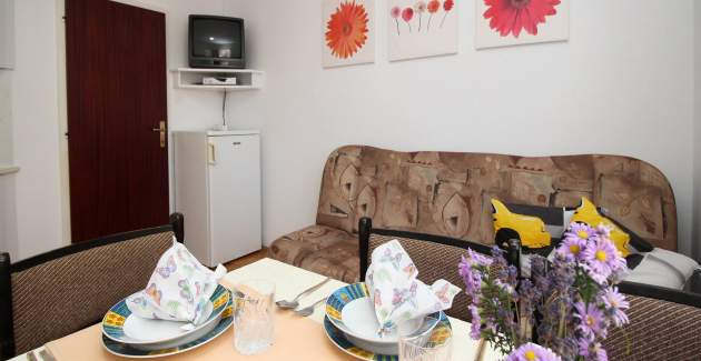 Apartment Dragica A2 – Sea View and Balcony