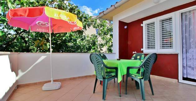 Apartment Dragica A2 – Sea View and Balcony