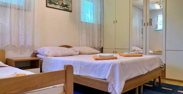 Apartment Gordana – 270 m from the Sea