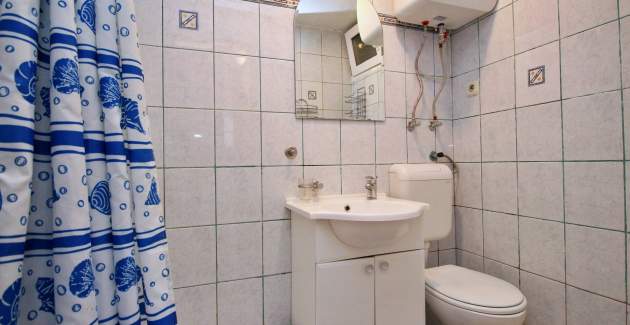 Apartment Horvat 3 – 240 m from the Sea