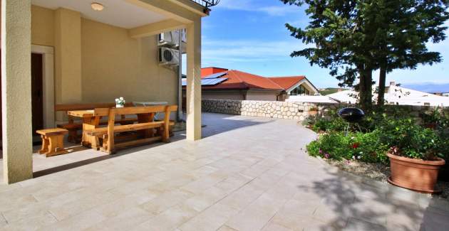 Apartman Ivanka A4 – 180 m od mora