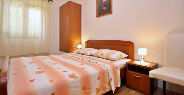 Apartman Ivanka A4 – 180 m od mora