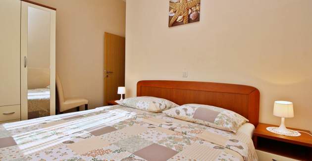 Apartman Ivanka A4 – 180 m od mora