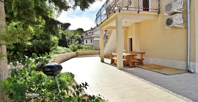 Apartman Ivanka A4 – 180 m od mora