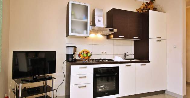 Apartman Ivanka A4 – 180 m od mora