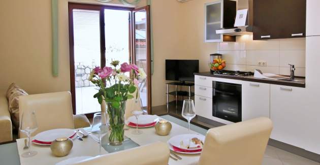 Apartman Ivanka A4 – 180 m od mora