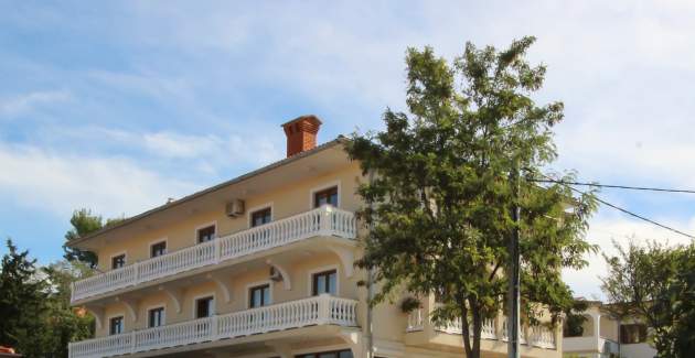 Apartman Ivanka A4 – 180 m od mora