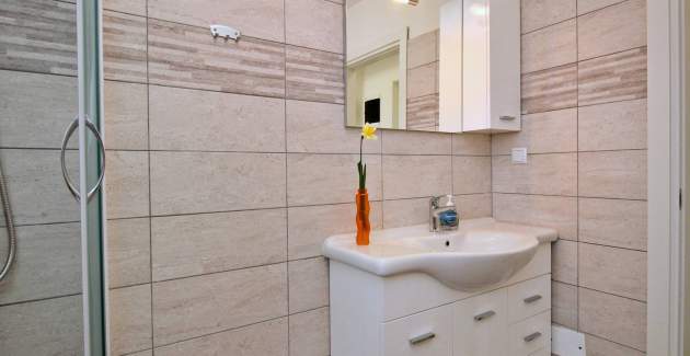 Apartment Ivo 1 – Sea View and Balcony