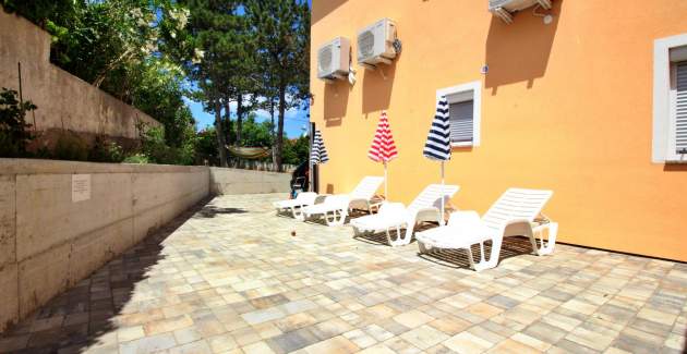 Apartment Ivo 1 – Sea View and Balcony