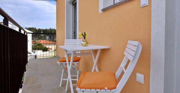 Apartment Ivo 1 – Sea View and Balcony