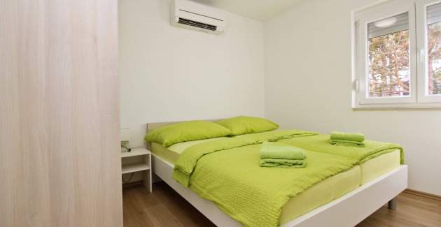 Apartment Ivo 2 – Sea View, Near Beach