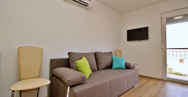 Apartment Ivo 2 – Sea View, Near Beach