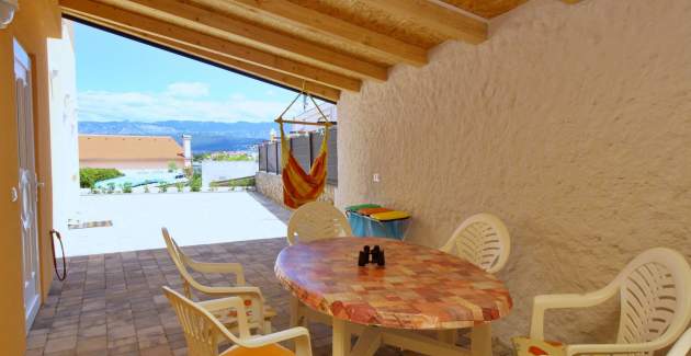 Apartment Ivo 2 – Sea View, Near Beach